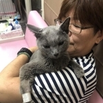 亡きレオンくんと奥さん。とっても懐いていました…（大竹さん提供）