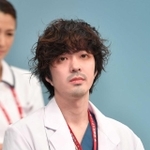 カンテレ・フジテレビ系月10ドラマ「アンメット ある脳外科医の日記」で私服が話題の若葉竜也さん。