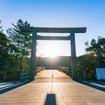 伊勢神宮 宇治橋鳥居（oben901/stock.adobe.com）