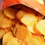食べ残したときに袋の口の留め方に困る袋菓子※画像はイメージです（manassanant/stock.adobe.com）
