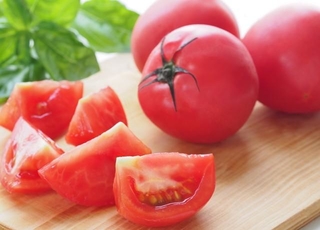 「白だし」でトマトを漬けてみよう！※画像はイメージです（karinrin/stock.adobe.com）