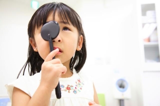 小学生の3人に1人が「裸眼視力1.0未満」　※画像はイメージです（paylessimages/stock.adobe.com）