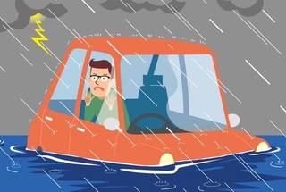 車の水没などに備えて「緊急脱出ハンマー」を用意しておこう※画像はイメージです（あきよしごろー/stock.adobe.com）