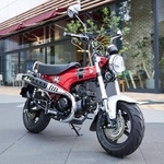 1969年の登場から、これまで2度の生産終了となったホンダ「ダックス」。2022年に「ダックス125」として再び蘇りました