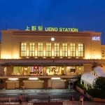 夜の上野駅（健太 上田/stock.adobe.com）