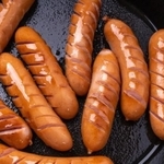 ビールにもご飯にも合うウインナーのレシピを紹介※画像はイメージです（promolink/stock.adobe.com）