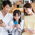子どものスマホ、何歳から持たせる？　※画像はイメージです（Paylessimages/stock.adobe.com）