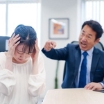 祖母の葬儀のための忌引き休暇が非難され…これはパワハラでは？　※画像はイメージです（maroke/stock.adobe.com）