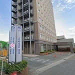 こちらが東横イン北上駅新幹線口。駐車場はホテル専用ということだ。（Googleストリートビューから引用）