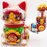 中国で目を疑うような「招き猫ロボット」の玩具を見つけました