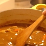 手軽にできるカレーライスのコスト負担増が続いています　※画像はイメージです（photoAC）
