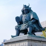 甲府 武田信玄公の銅像（photoAC）