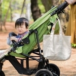 「赤ちゃんとのお出かけ」でパパ・ママが最も苦労したことは？　※画像はイメージです（ucchie79/stock.adobe.com）