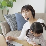 テレワークには支障がないものの子どもをあやしながらの仕事はNG？　※画像はイメージです（polkadot/stock.adobe.com）