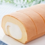 「ロールケーキ」は、冷凍するとクリーム部分がまるで「アイスクリーム」のようななめらかな口どけに！※画像はイメージです（takayama/stock.adobe.com）