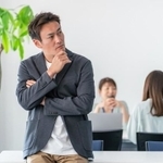 ハラスメント意識の高まりによって「働きにくくなった」と感じる中間管理職多く　※画像はイメージです（photoAC）