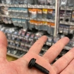 ホームセンターにボルトを買いに行くたび心の中で開催される、『いかに万引きだと思われずにポッケにしまうか選手権』（画像提供：海ぬこ＠車両製作中さん）