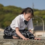 第16回では歩（仲里依紗）の帰還によって、これまで心の奥に閉じ込めていた結（橋本環奈）感情の蓋が開いた　(C)NHK
