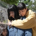 歩（高松咲希）は親友の真紀（大島美優）の死を知らされ、大きなショックを受ける　(C)NHK