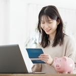 20～50代の働き盛り世代で「1000万以上」の貯金世帯が増加傾向　※画像はイメージです（mapo/stock.adobe.com）