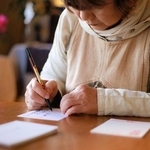 「年賀状じまい」を検討する人が増加　※画像はイメージです（yamasan/stock.adobe.com）