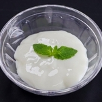 牛乳と混ぜるだけで簡単に作れる「フルーチェ」※画像はイメージです（写真を撮るやぎ?photoAC）