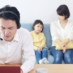 テレワークのせいで電気料金が上がってしまって…　※画像はイメージです（metamorworks/stock.adobe.com）