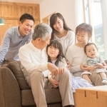 「家族愛」の点数が最も高かった都道府県は？　（tomoco_sozai/stock.adobe.com）