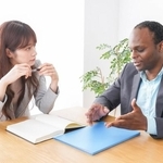 外国人から日本語についての質問に、3人に1人が「自信をもって答えられていない」　※画像はイメージです（maroke/stock.adobe.com）
