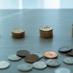 1円から500円玉までのプレミアムがつく年代の硬貨を紹介した投稿がXで話題に（photoACより「白つばき」さん撮影、イメージ画像）