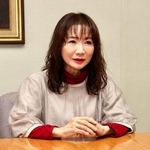 チャリティーライブ｢1･17 KOBE MEETING」を開く平松愛理さん＝神戸市内