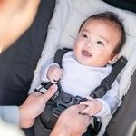 ベビーカーに乗った赤ちゃん　※写真はイメージ（Bfinity/stock.adobe.com）