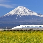 東海道新幹線(joyfuji/stock.adobe.com)