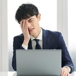 完全テレワークが魅力で入社した会社がテレワークを撤廃！　※画像はイメージです（mapo/stock.adobe.com）