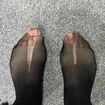 30デニールのストッキングだとすぐこんな惨状に…（さんごさん提供）