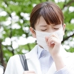 しだいに気温が上がり春めいてきましたが、「花粉症」の方にとっては悩ましい季節に※画像はイメージです（Paylessimages/stock.adobe.com）