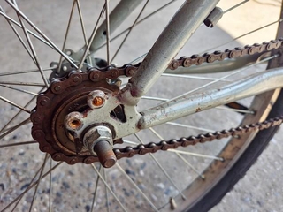 「あなたの自転車、チェーンが緩んでいないですか？」※画像はイメージです（Leiter1940s/stock.adobe.com）