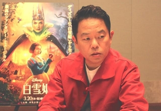 ディズニー映画に関われた喜びを渋く語る津田篤宏さん＝大阪市内、2025年3月16日撮影