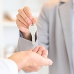 空き部屋で困っていたマンション経営者が無許可で民泊を開始！これって大丈夫？　※画像はイメージです（mapo/stock.adobe.com）