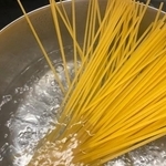 茹でるだけでOKのパスタは開発なるか？