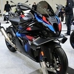 BMWのホモロゲーションモデル。完全にレーサーですよね