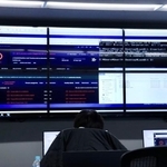 企業の情報セキュリティ担当者らが、実戦形式でサイバー攻撃に対応するトレーニングの様子＝大阪市東淀川区