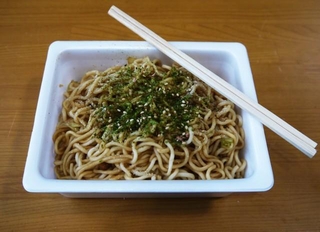 カップ焼きそば好きは必見！？ペヤングから油を抜く検証漫画が話題