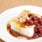 豆腐は「甘～いあんこ」とも相性抜群！※画像はイメージです（Honki_Kumanyan/stock.adobe.com）
