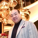30億円の豪邸を披露する西村誠司社長＝2025年撮影
