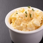 エビフライやチキン南蛮などに欠かせない「タルタルソース」※画像はイメージです（UMI/stock.adobe.com）