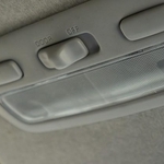 車のルームランプに関するトラブル対処法(satoshi.o/stock.adobe.com)