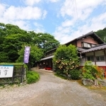 猫猫寺の外観。ここから博物館までは歩いて５分程度