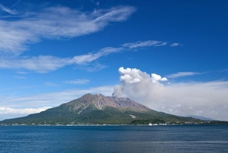 年間数百回は噴火するという桜島