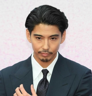 俳優の賀来賢人さん